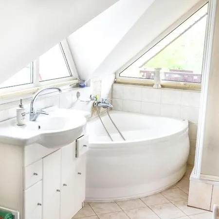 Sleeps 10 Wifi Holiday home