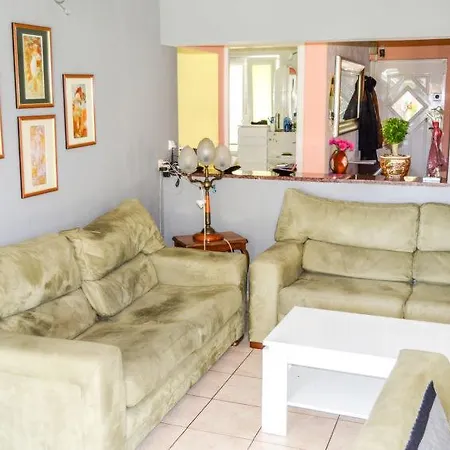 Sleeps 10 Wifi Holiday home Zdworz