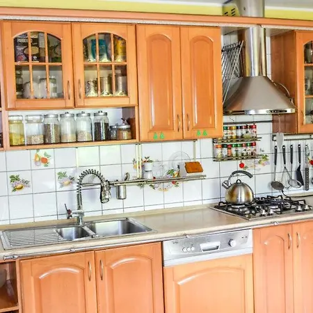 Sleeps 10 Wifi Holiday home Zdworz