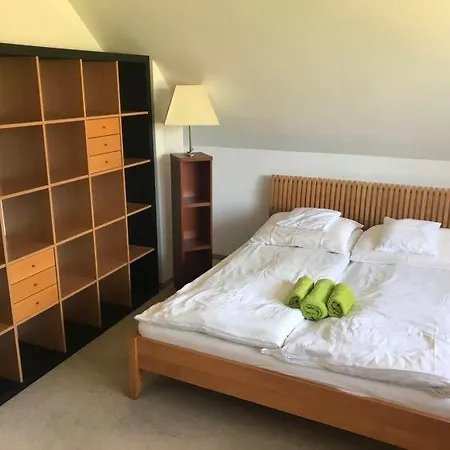 Sleeps 10 Wifi Holiday home *